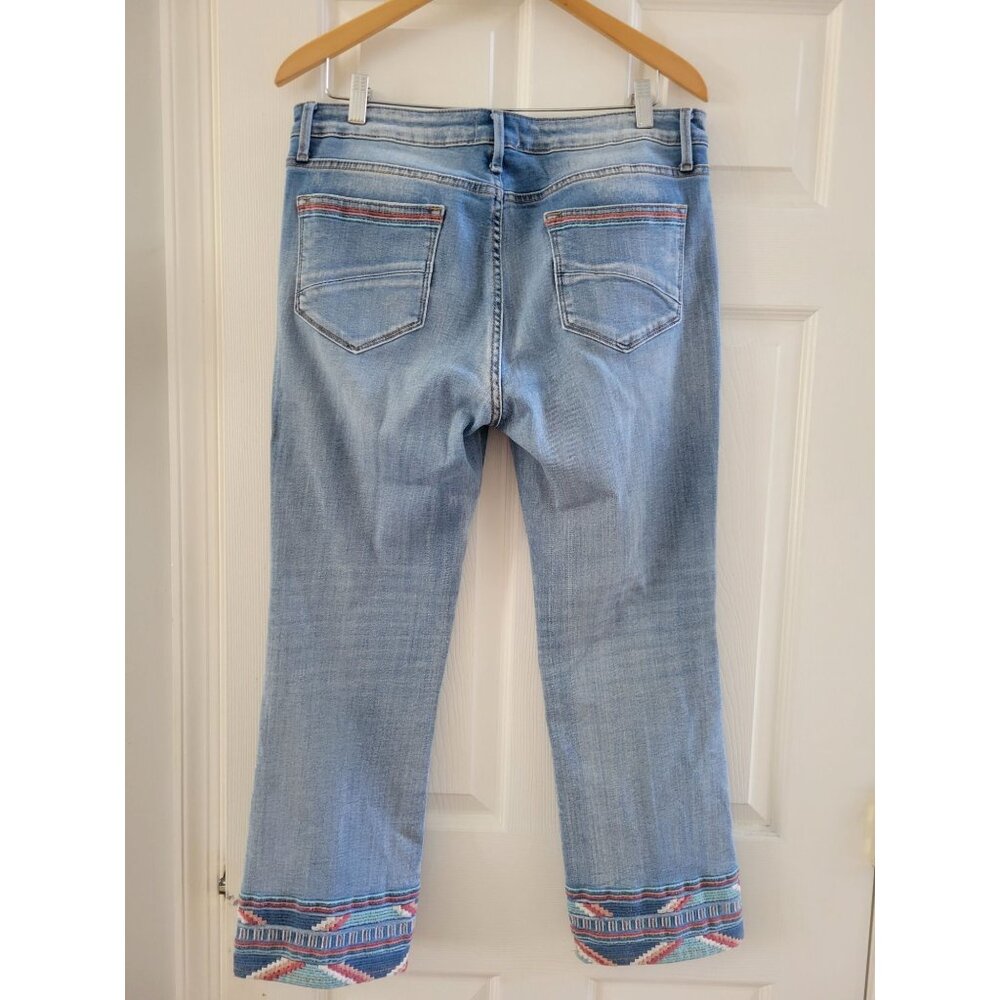 Driftwood Womens Collette Baby blue aztec cropped jean size 32 Embroidered hem - Picture 7 of 7